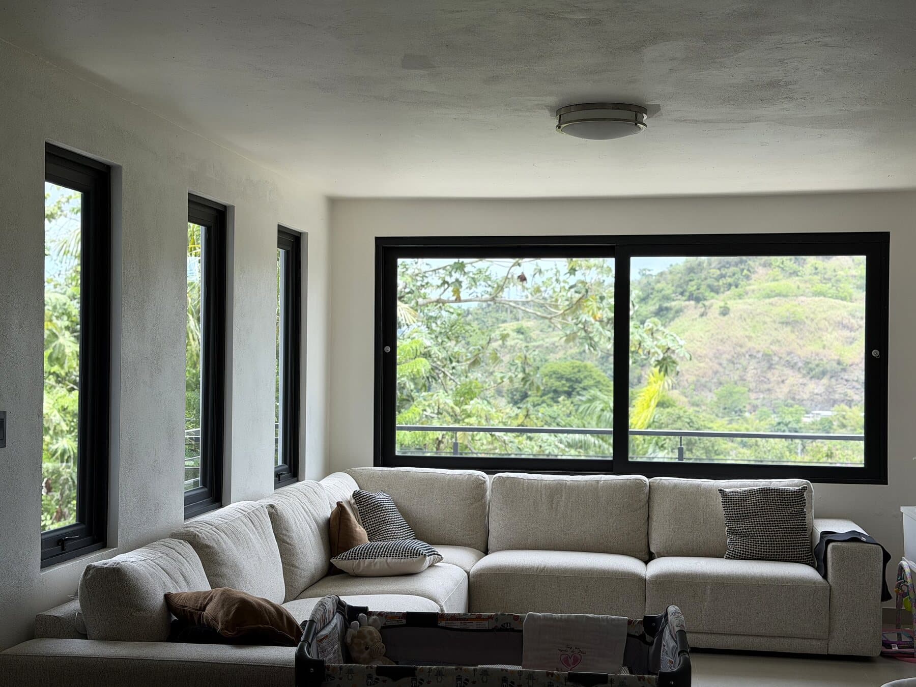 Ventana Corrediza Panorámica Negro Mate
